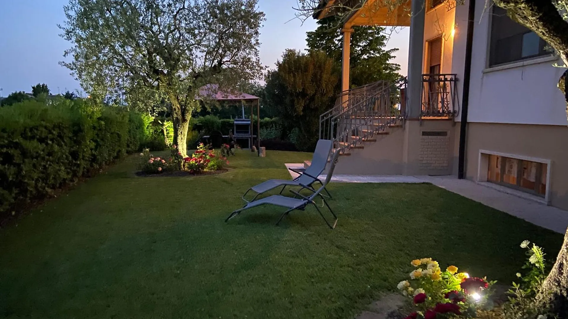 Casa Luigi - Appartamenti A Peschiera Del Garda Lägenhet